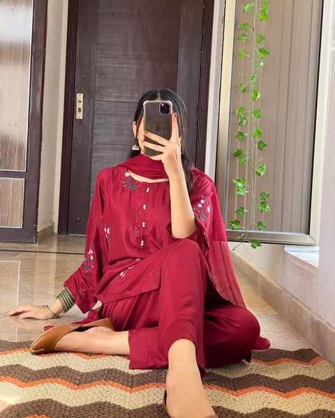 ANAYA Tulip Embroidery 2Pc